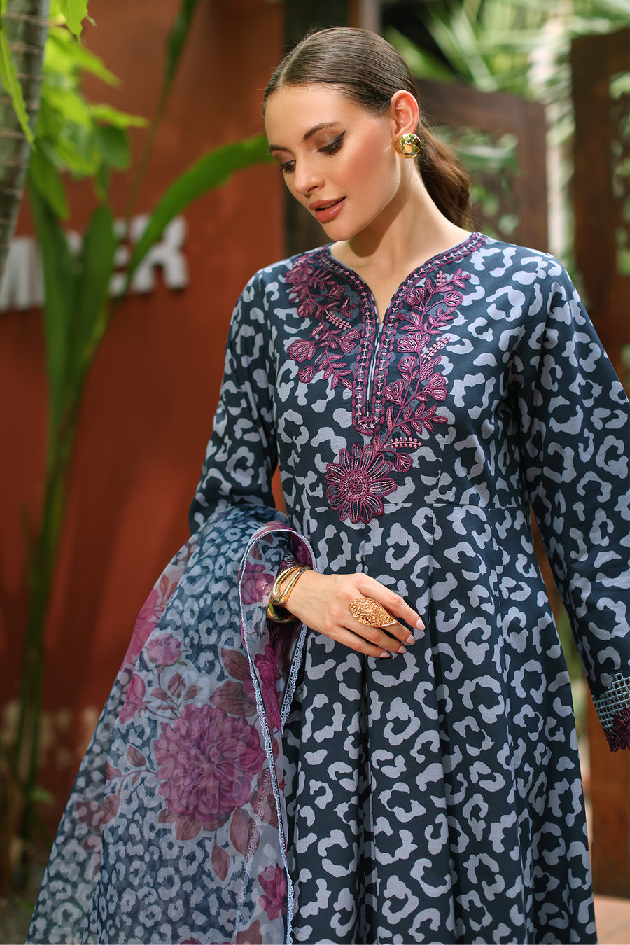 Premium 3PCS digital printed lawn unstitched suit from ManshaLawn | lawn in Pakistan, lawn suits in Peshawar’s best fabric online store