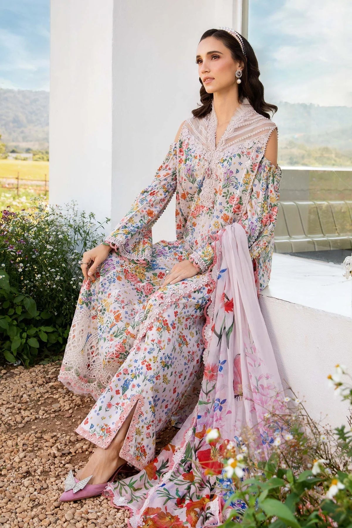 3PCS digital printed lawn unstitched suit HAO3-625LLW190-ML from ManshaLawn | premium lawn in Pakistan, lawn suits from Peshawar’s best fabric online store.